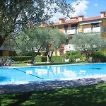 Discovery Flat With Pool & Bikes *