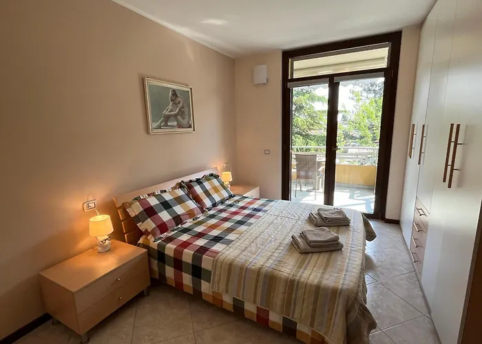 Discovery Flat With Pool & Bikes